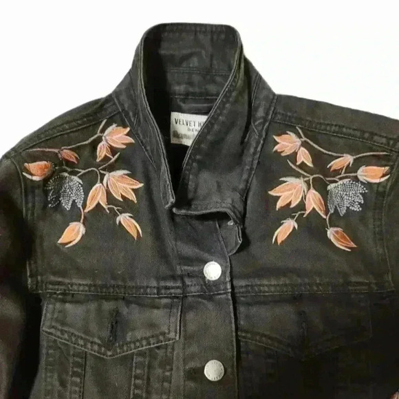 Embroidered Black Denim Jacket - Picture 5 of 10